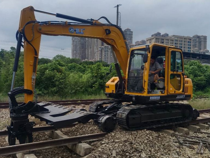 How do railway excavators reshape the boundaries of track projects