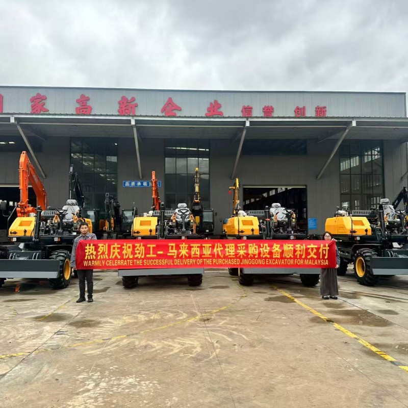 Four railway excavators have been successfully delivered to the Malaysian customer