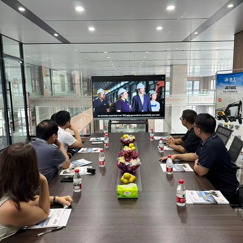 The Philippine delegation visited and inspected our factory.