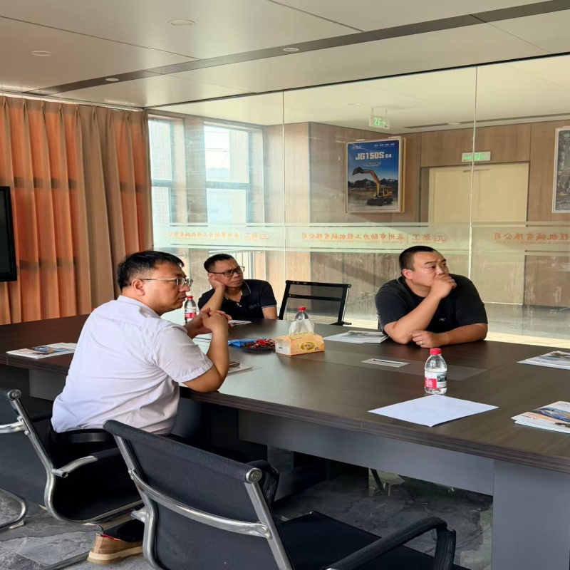 Malaysian Clients Visited Jinggong Excavator to Learn About Palm Oil Attachments